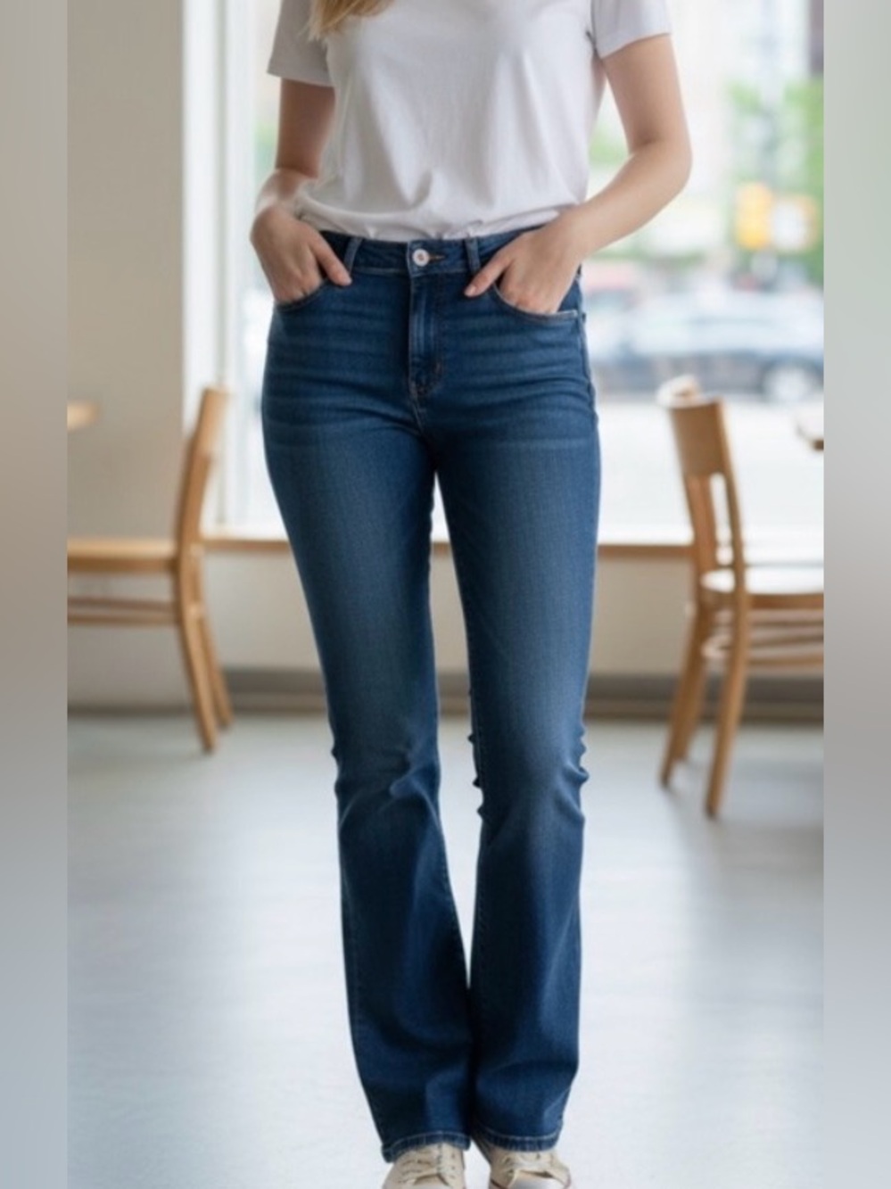 Old Navy Dark Blue and Cream Jeans 235